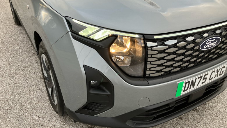 Ford Transit Courier E-Transit Courier 100kW 43kWh Trend Van Auto